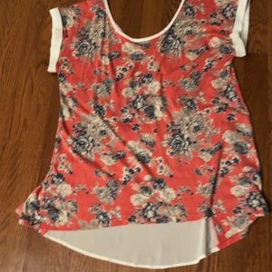 LE LIS boutique short sleeve shirt